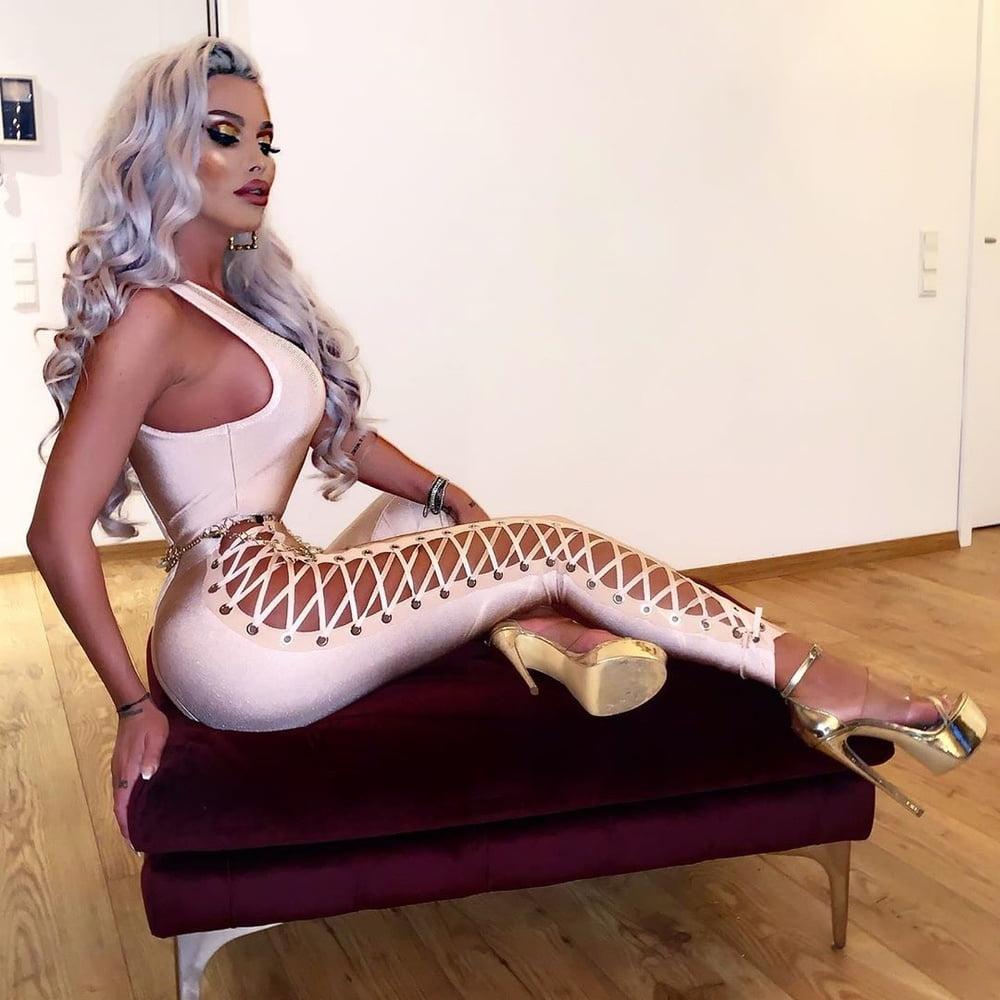 25P Loredana Chivu - Blonde Romanian Bimbo - Big Tits, Ass &amp; DSL