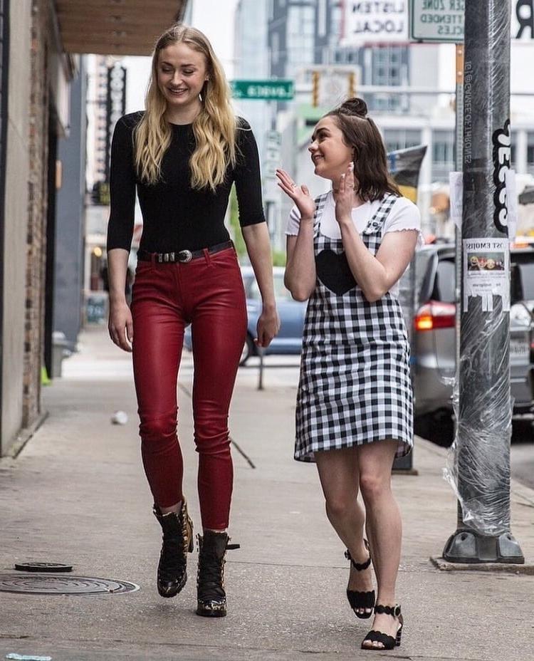 11P Maisie Williams (skinny and petite meat to use)