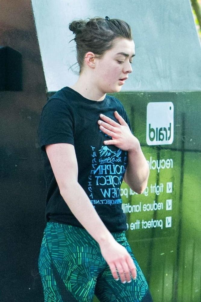 11P Maisie Williams (skinny and petite meat to use)