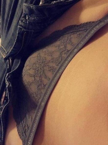25P Married Turkish wife Buket (31 yo)