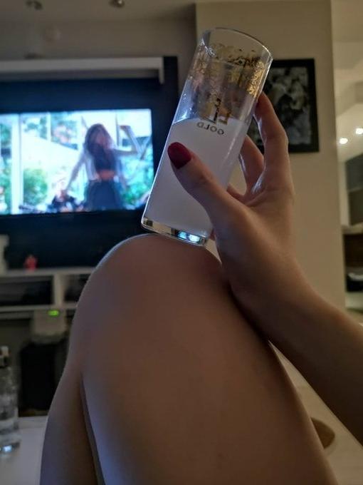 25P Married Turkish wife Buket (31 yo)