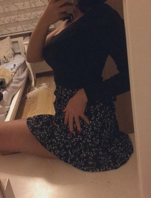 25P Married Turkish wife Buket (31 yo)