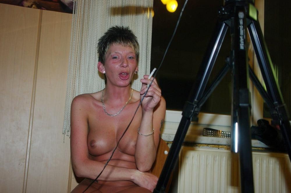 25P WOW She's Smoking 099