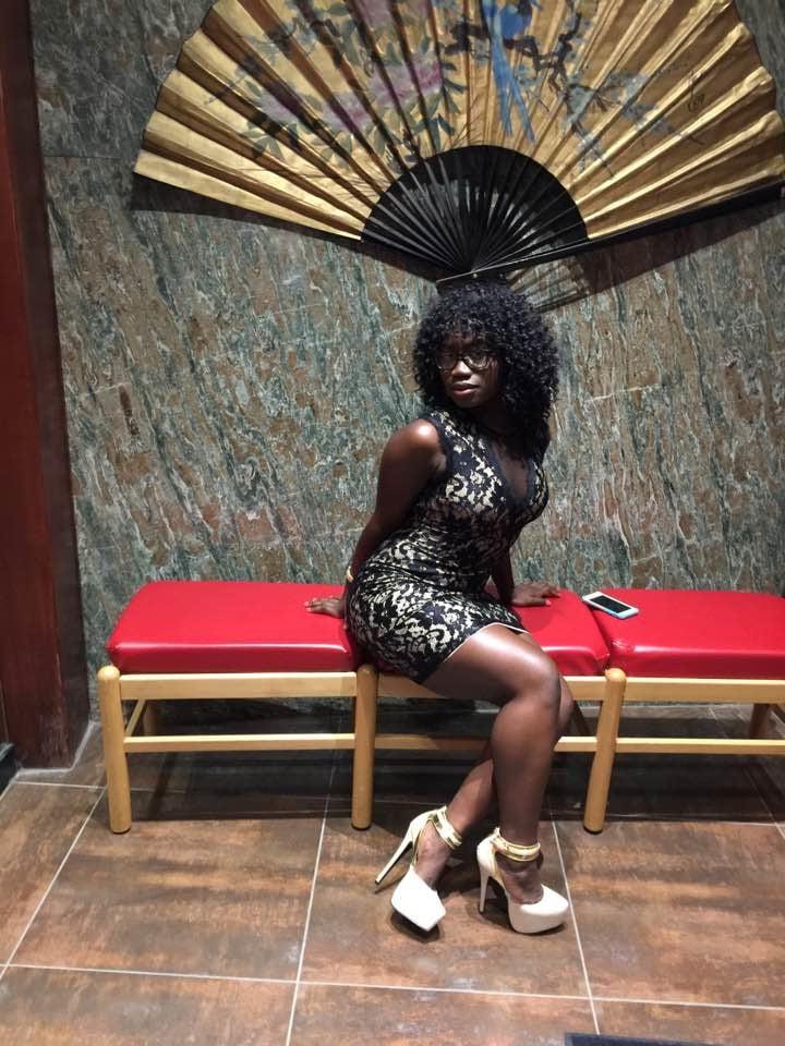 6P Ebony Non-nude