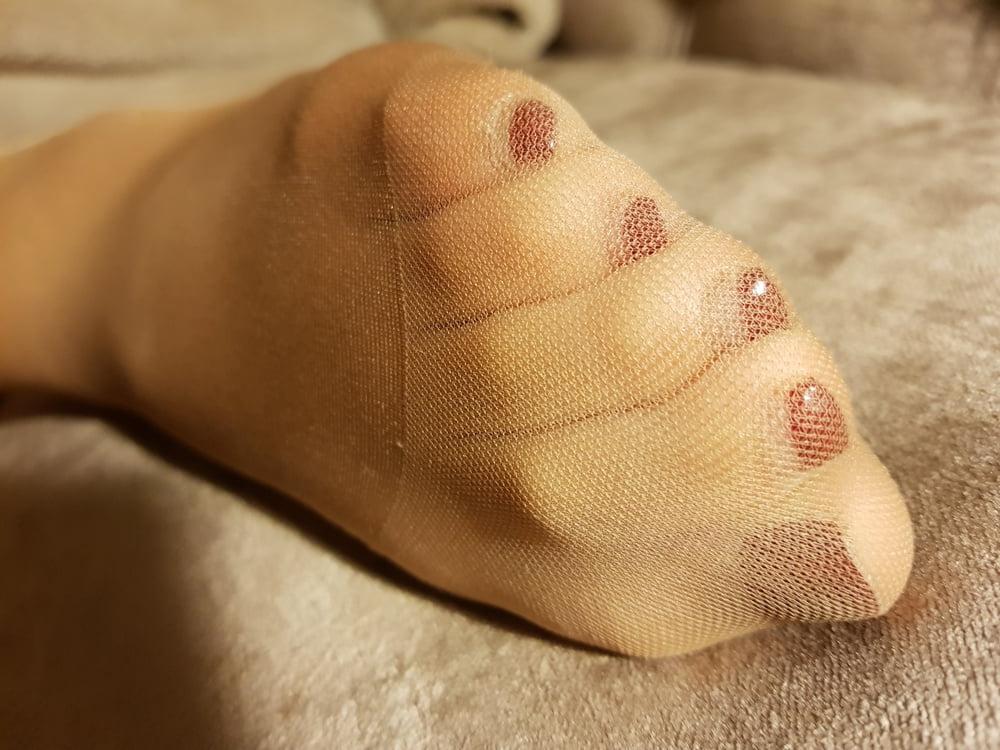 25P My wife and her  incredible feet