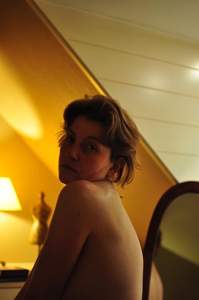 25P Wife Sabrina Posing