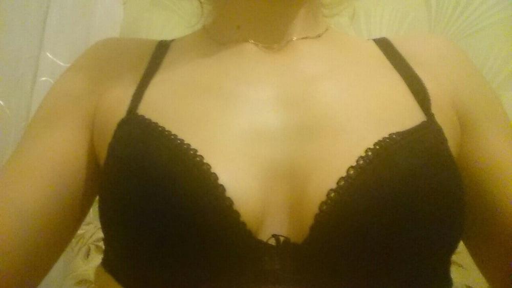 25P Stolen foto me friend's wife (saggy tits)