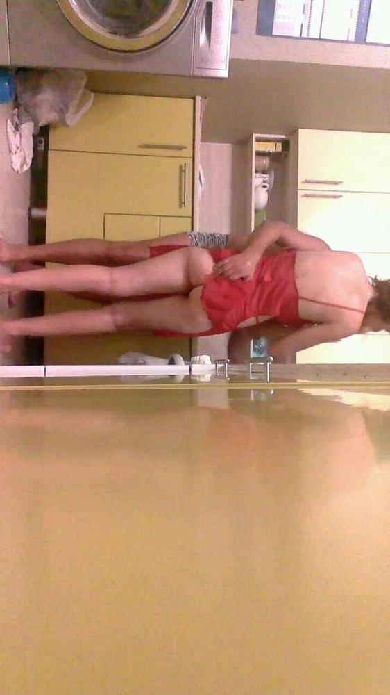 25P Stolen foto me friend's wife (saggy tits)