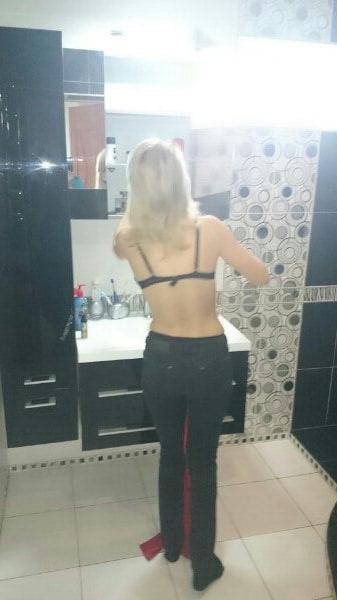 25P Stolen foto me friend's wife (saggy tits)