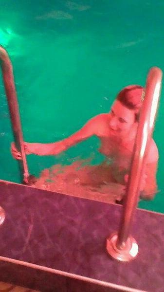 25P Stolen foto me friend's wife (saggy tits)