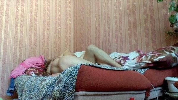 25P Stolen foto me friend's wife (saggy tits)