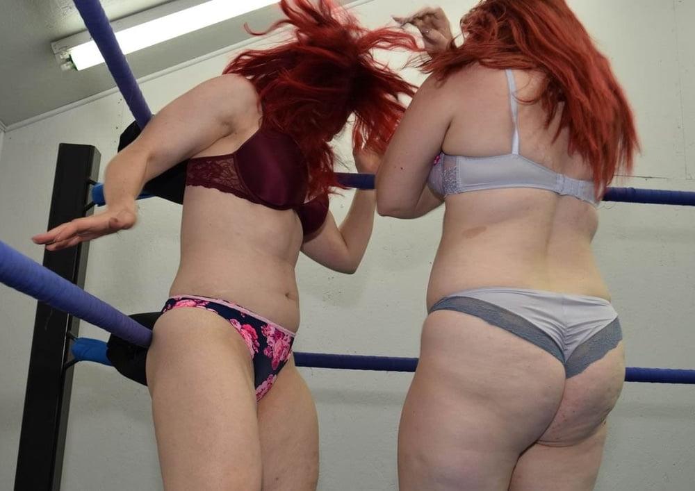 25P sexy catfight wedgies