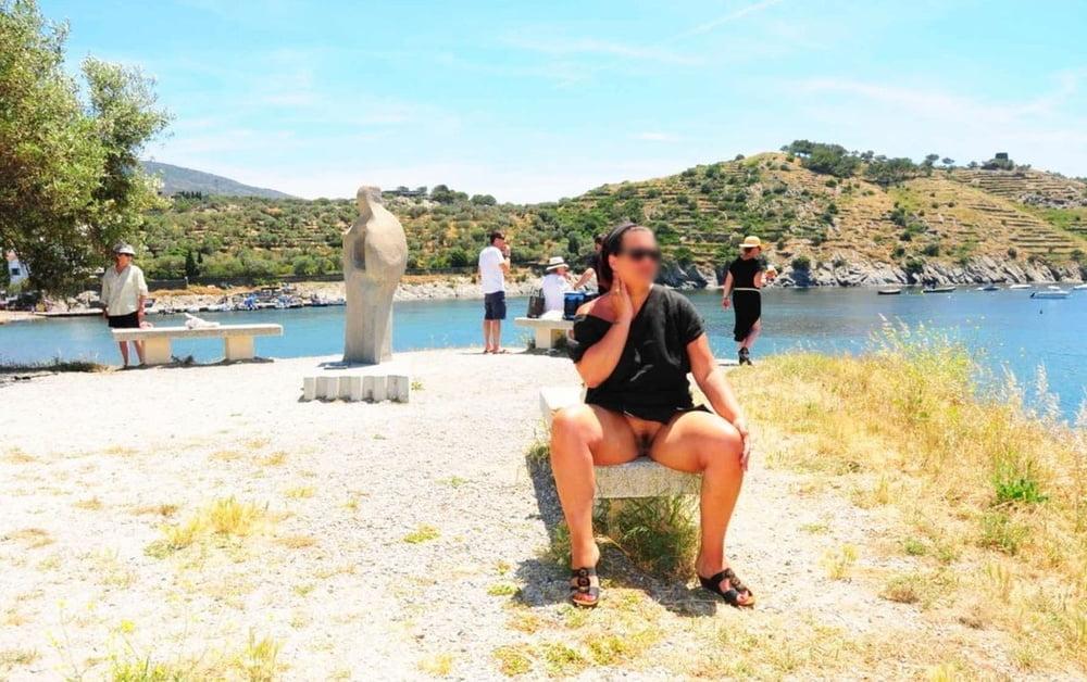 15P Exposed wife flashing