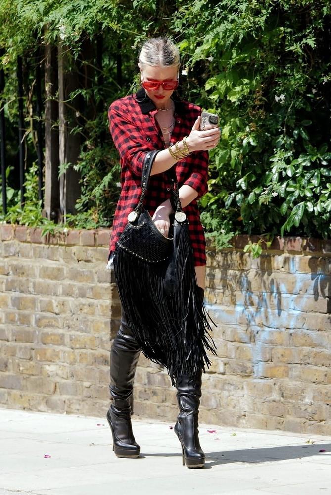 25P Female Celebrity Boots &amp; Leather - Caprice