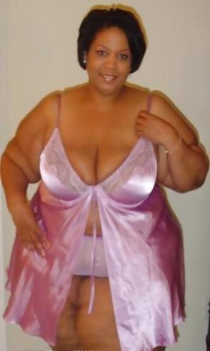 15P Super Size Lightskin Mom