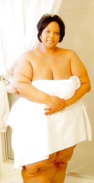 15P Super Size Lightskin Mom