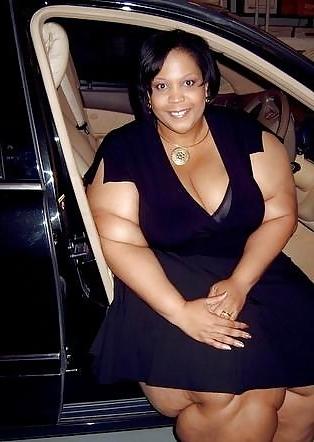 15P Super Size Lightskin Mom