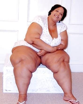 15P Super Size Lightskin Mom
