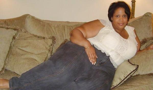 15P Super Size Lightskin Mom