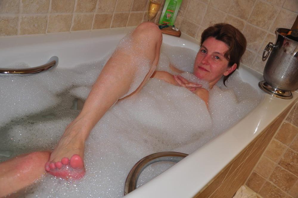 25P Wife Sabrina Bathroom