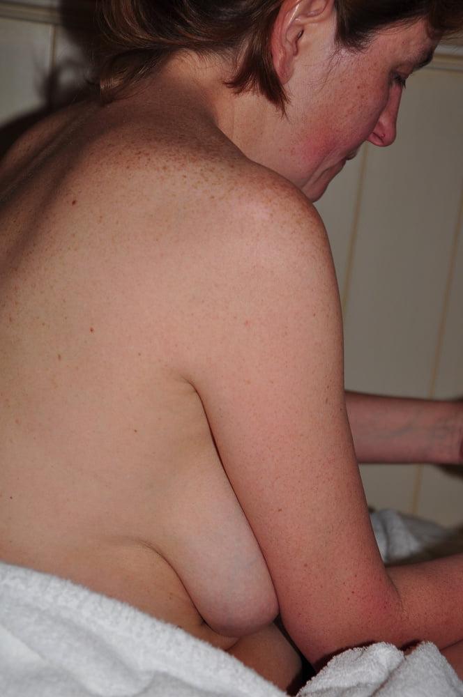 25P Wife Sabrina Bathroom