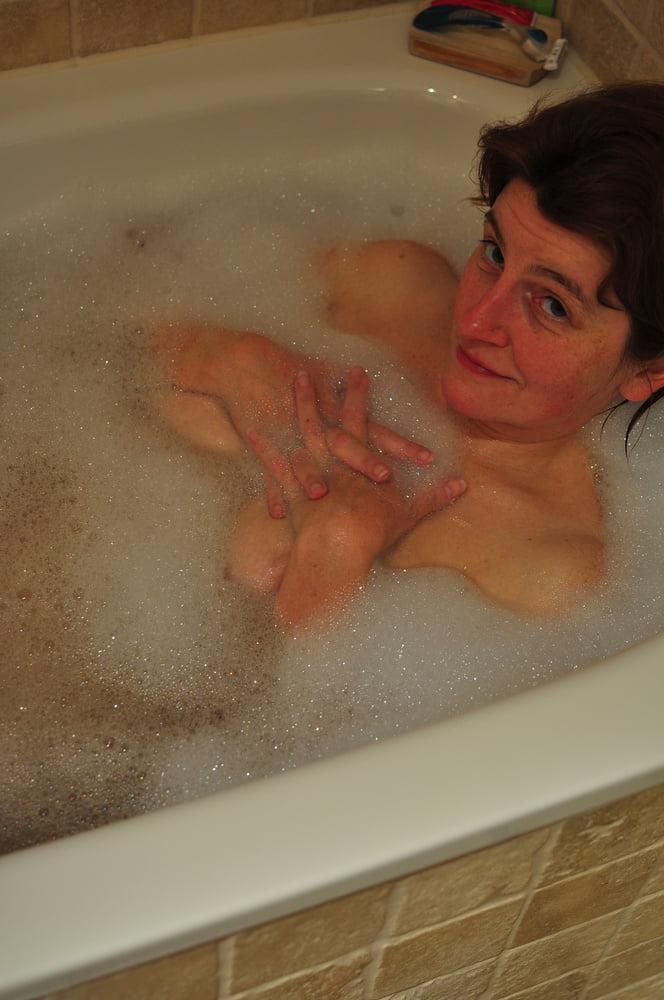 25P Wife Sabrina Bathroom
