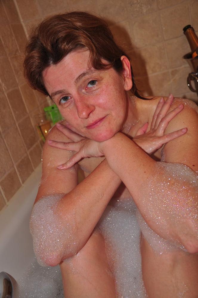 25P Wife Sabrina Bathroom