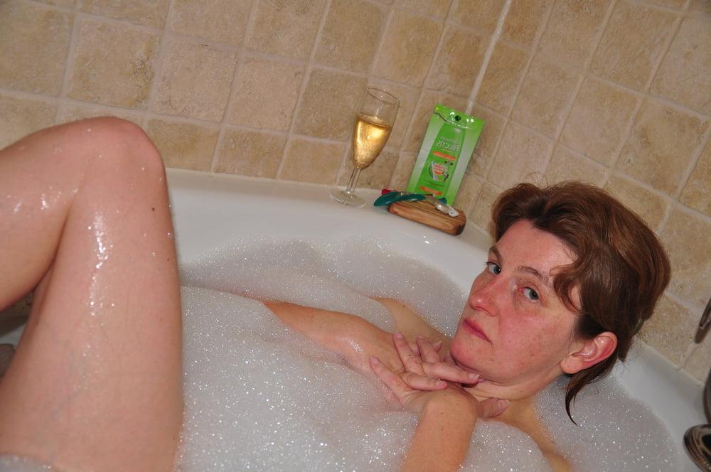 25P Wife Sabrina Bathroom