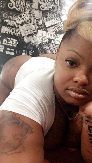 25P Ebony SMUT Exposed
