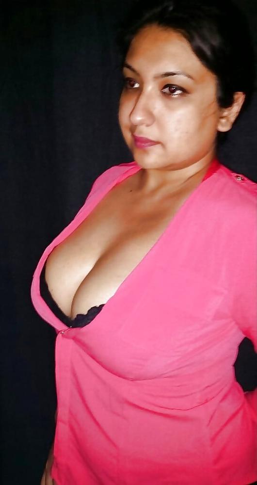 25P Nody Egyptian Pornstar