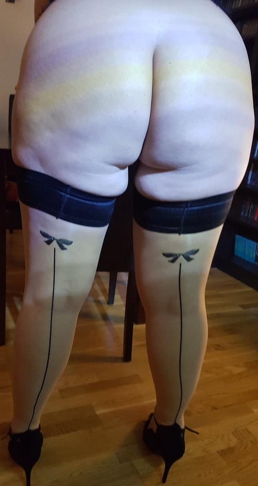 9P Wife poses in Stockings and shows her pussy