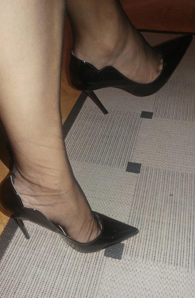 9P Wife heels and legs
