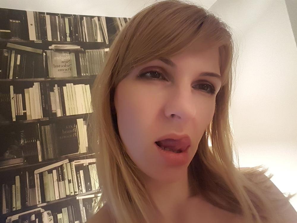 25P Nice Wife