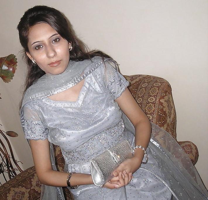 7P Sexy Indian Milf