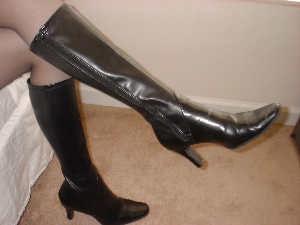 13P Knee high boots