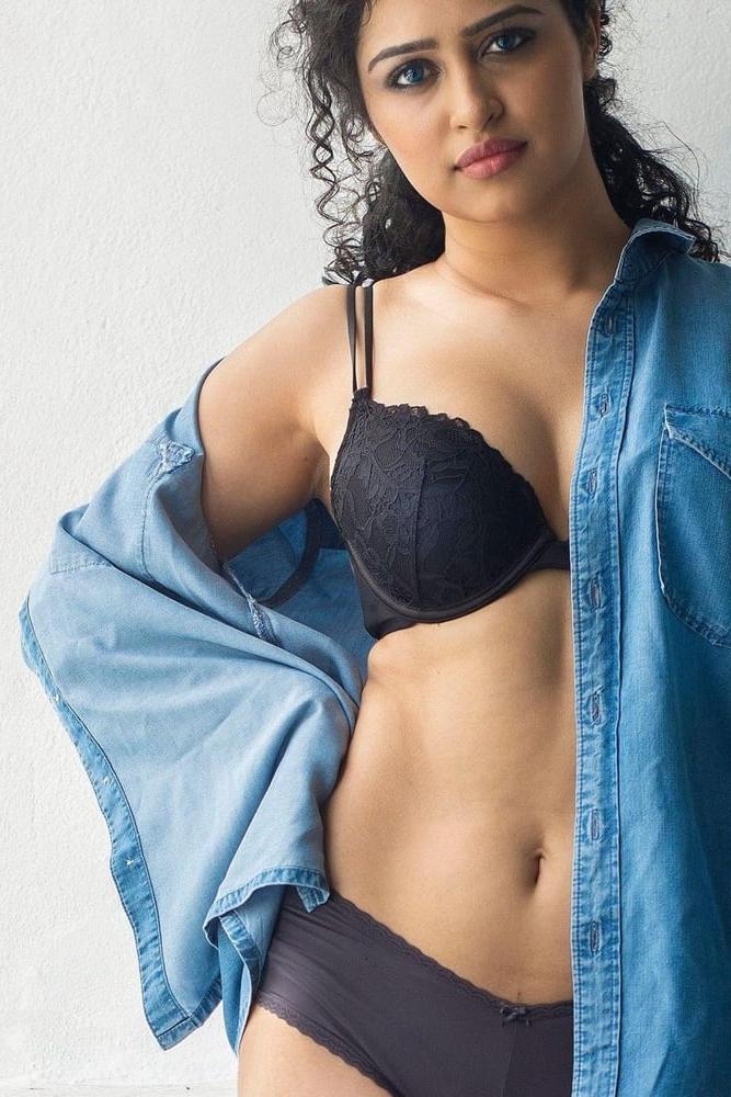 25P Indian beauties