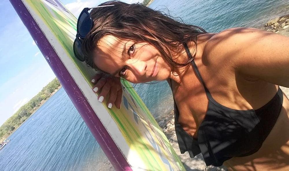 25P Dorottya Geszler (Hungarian Presenter MILF) Non-Nude