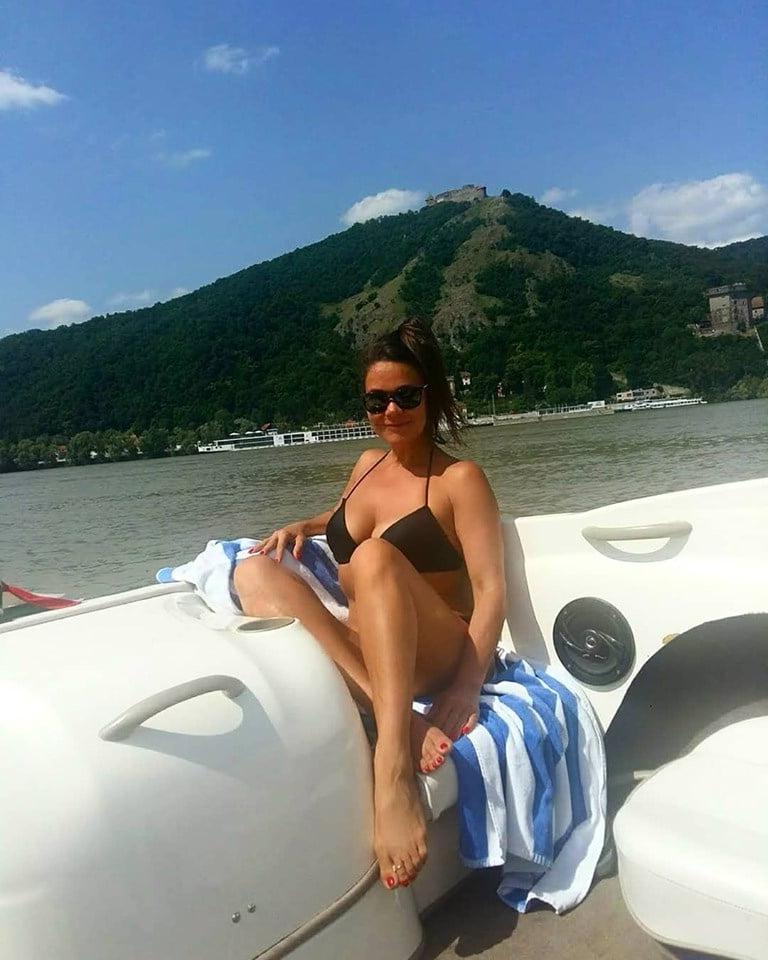 25P Dorottya Geszler (Hungarian Presenter MILF) Non-Nude