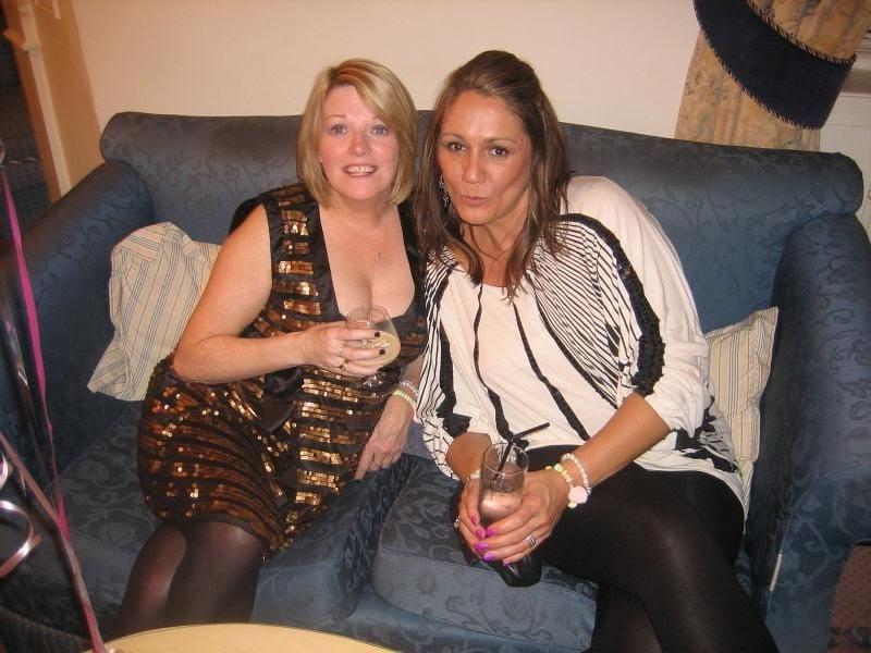 12P UK wife S