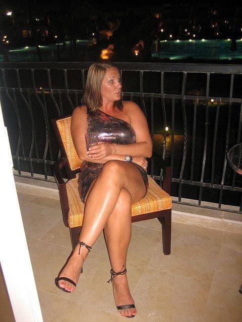 12P UK wife S
