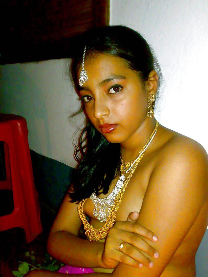 7P Nude Indian Teen !!