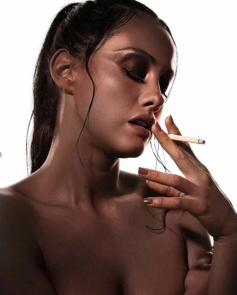 25P Smoking Ladies 25