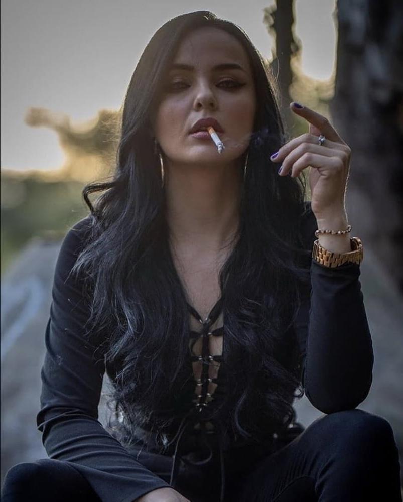 25P Smoking Ladies 25