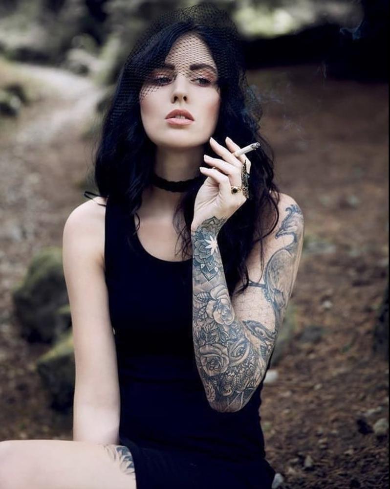 25P Smoking Ladies 25