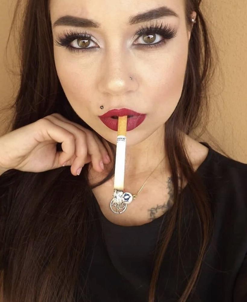 25P Smoking Ladies 25