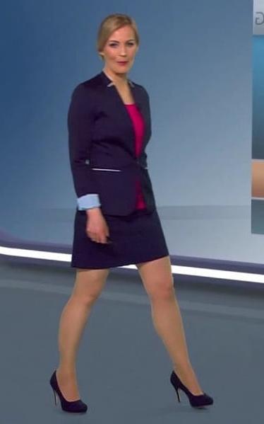 25P German TV Milf Susanne Langhans