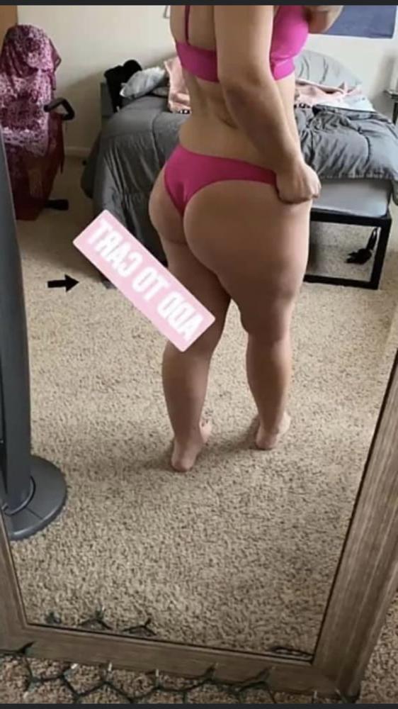 17P Amateur brunette big ass babe