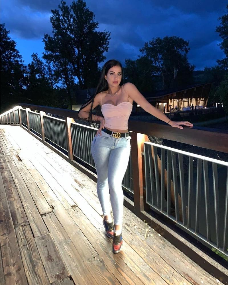 25P Serbian big ass slut Sara Neskovic