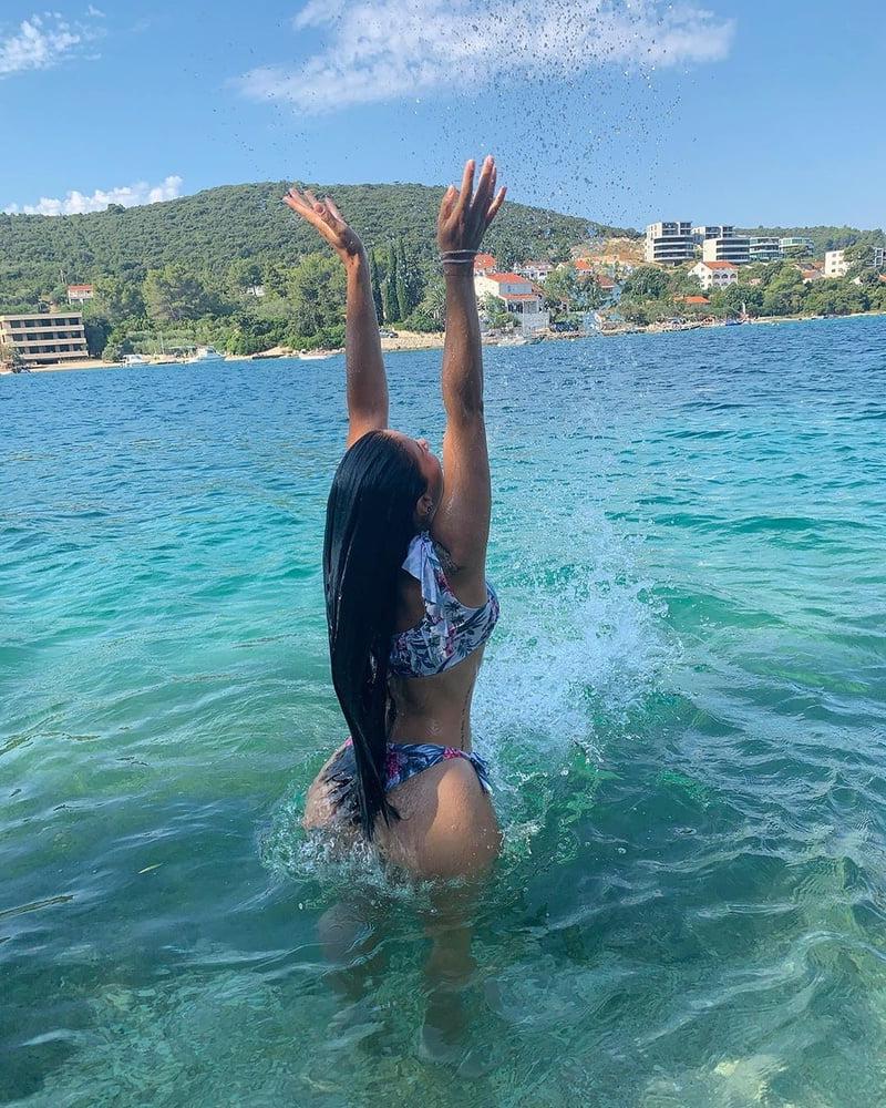 25P Serbian big ass slut Sara Neskovic