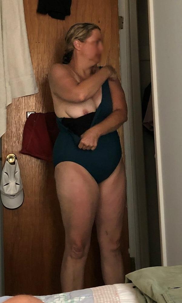 11P Blonde wife changing